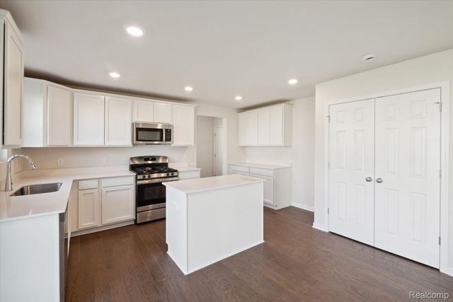 34494 Sandpiper Court, Chesterfield Township, MI 48047