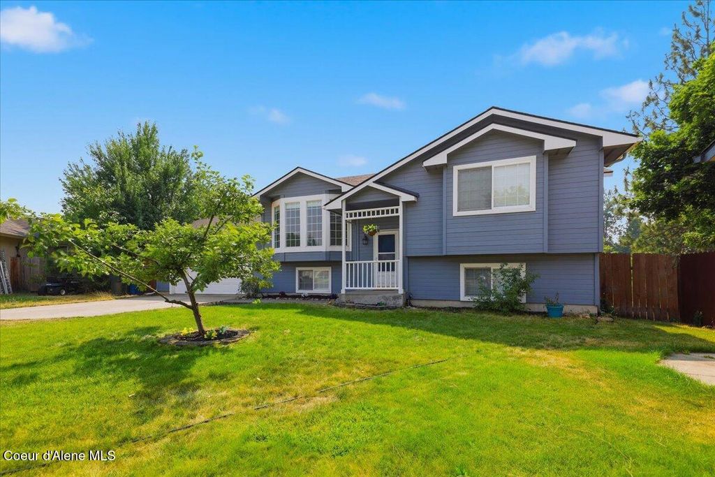 2075 N Stagecoach DR, Post Falls, ID 83854 photo 1