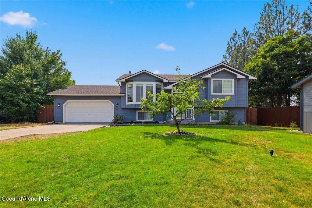2075 N Stagecoach DR, Post Falls, ID 83854 photo 2