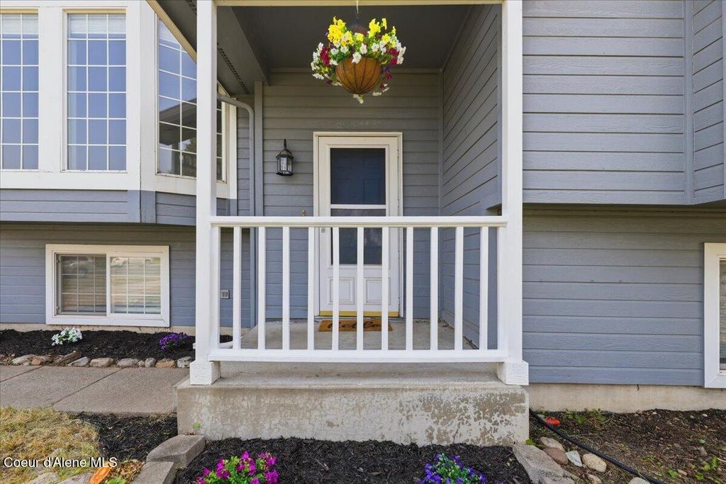 2075 N Stagecoach DR, Post Falls, ID 83854 photo 3