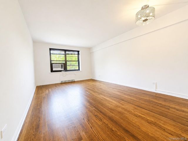 213-06 75th Avenue 2-O, Oakland Gardens, NY 11364