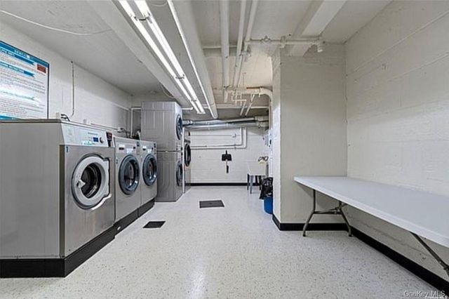 213-06 75th Avenue 2-O, Oakland Gardens, NY 11364