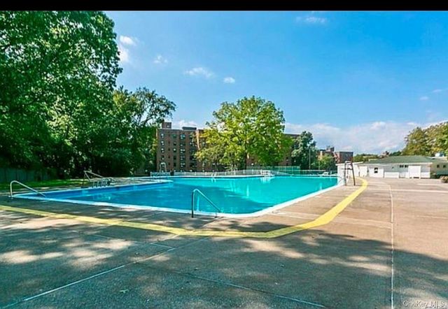 213-06 75th Avenue 2-O, Oakland Gardens, NY 11364