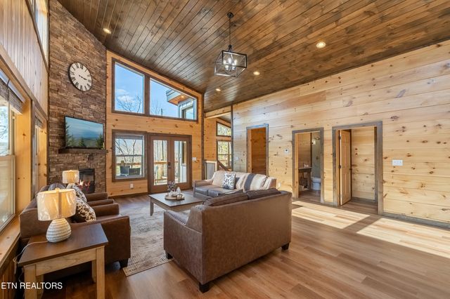 3265 Emerald Springs Loop, Sevierville, TN 37862