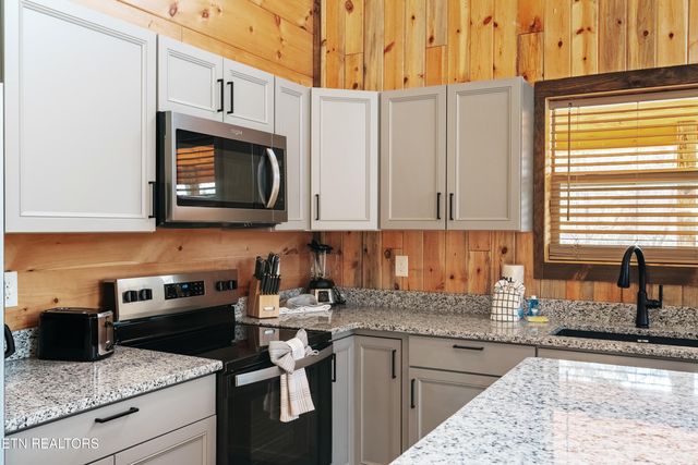 3265 Emerald Springs Loop, Sevierville, TN 37862