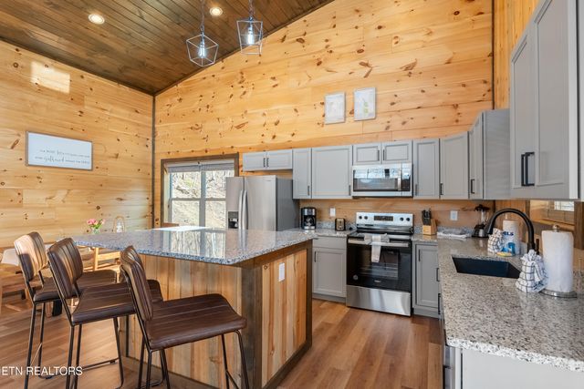 3265 Emerald Springs Loop, Sevierville, TN 37862