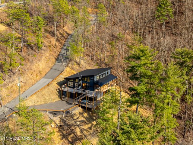 3265 Emerald Springs Loop, Sevierville, TN 37862