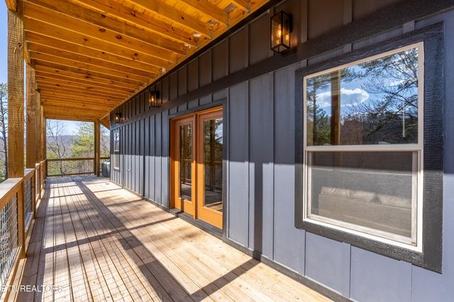 3265 Emerald Springs Loop, Sevierville, TN 37862