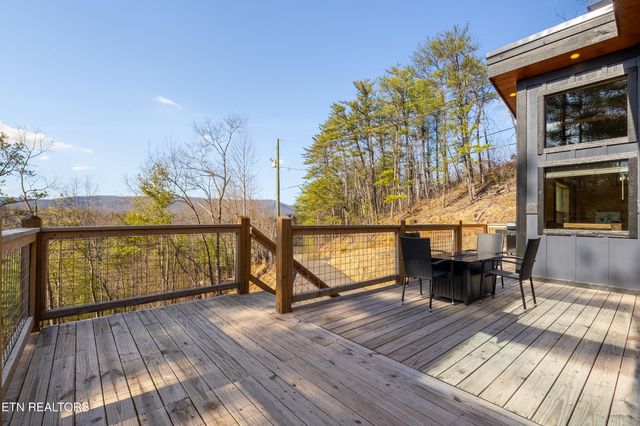 3265 Emerald Springs Loop, Sevierville, TN 37862