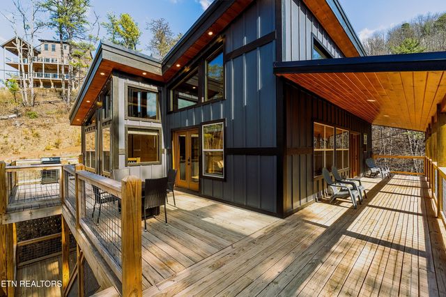 3265 Emerald Springs Loop, Sevierville, TN 37862
