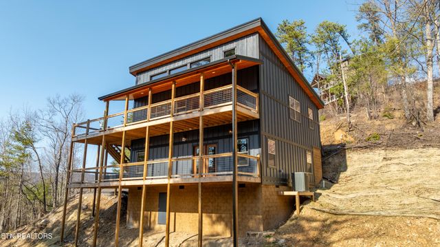 3265 Emerald Springs Loop, Sevierville, TN 37862