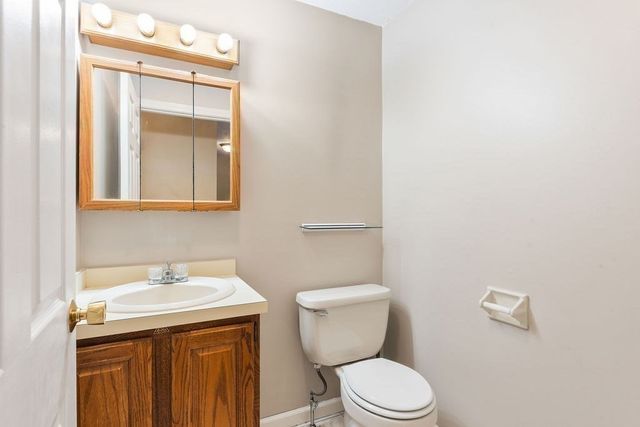145 South St 6, Walpole, MA 02081