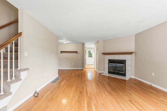 145 South St 6, Walpole, MA 02081