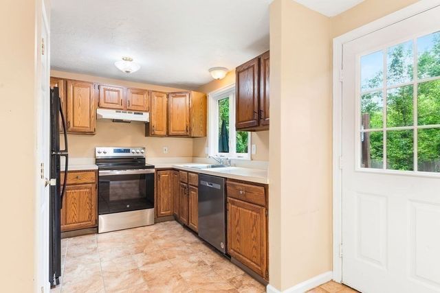 145 South St 6, Walpole, MA 02081