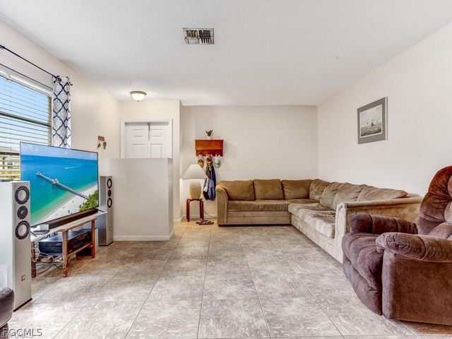 718 SE 46th LN 102, Cape Coral, FL 33904