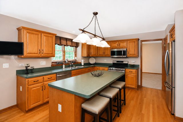 2660 Hoddam Road, Naperville, IL 60564