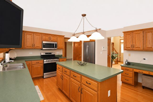 2660 Hoddam Road, Naperville, IL 60564