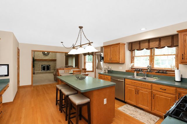 2660 Hoddam Road, Naperville, IL 60564