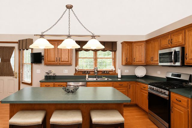 2660 Hoddam Road, Naperville, IL 60564