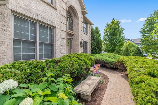 2660 Hoddam Road, Naperville, IL 60564