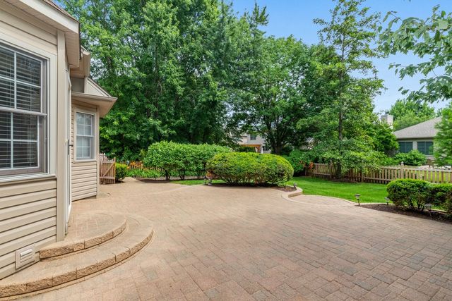 2660 Hoddam Road, Naperville, IL 60564