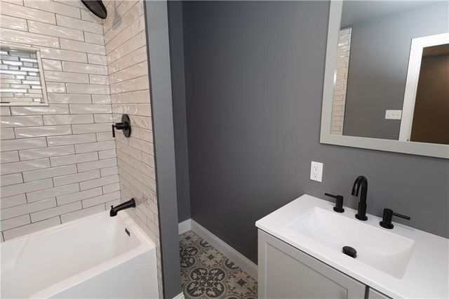 901 E 4th Street, Altamont, KS 67330