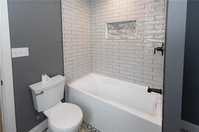 901 E 4th Street, Altamont, KS 67330