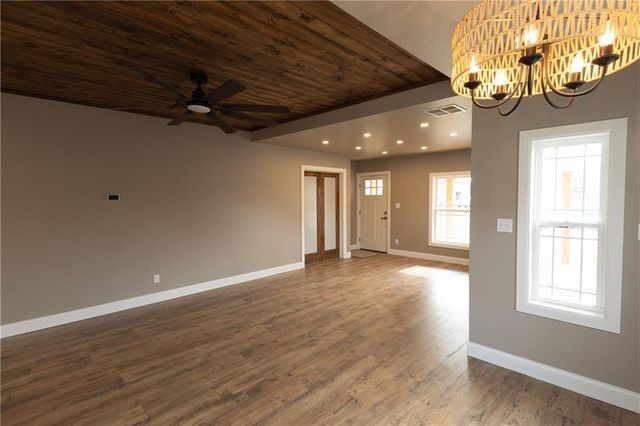 901 E 4th Street, Altamont, KS 67330