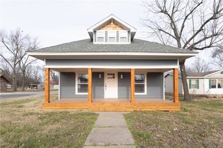 901 E 4th Street, Altamont, KS 67330