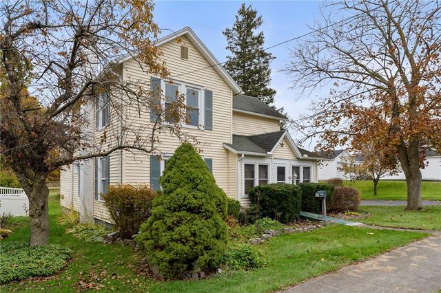 22 Franklin Street, Phelps, NY 14532