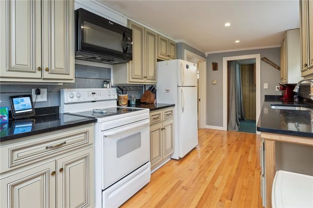 22 Franklin Street, Phelps, NY 14532