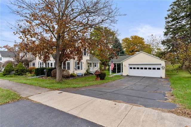 22 Franklin Street, Phelps, NY 14532