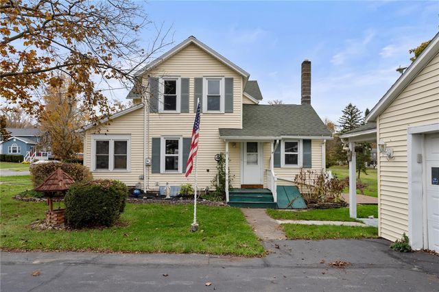 22 Franklin Street, Phelps, NY 14532