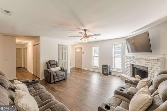 9531 Winding Way Lane, Jonesboro, GA 30238