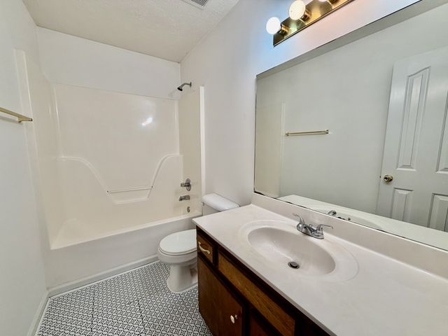 2724 Roscommon Drive, Murfreesboro, TN 37128