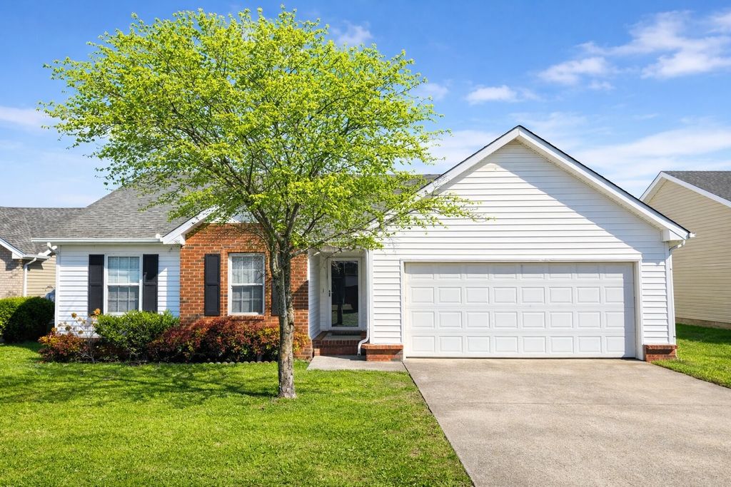 2724 Roscommon Drive, Murfreesboro, TN 37128
