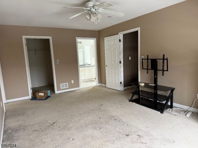 39 Canterbury Ln, Mansfield Twp., NJ 07840