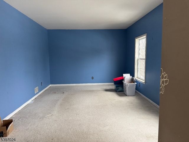 39 Canterbury Ln, Mansfield Twp., NJ 07840