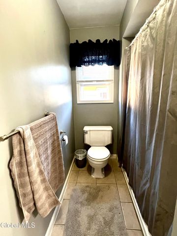 20 Peter Lane, Amsterdam, NY 12010