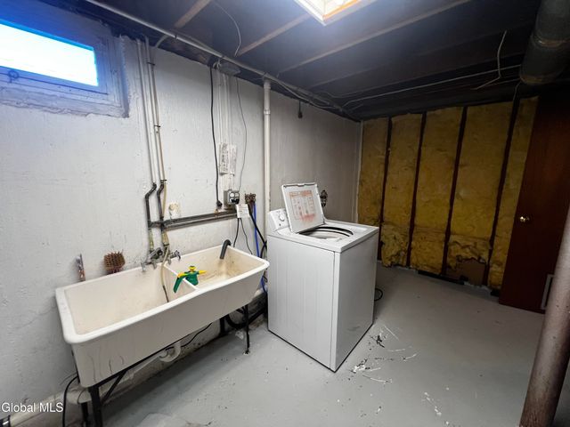 20 Peter Lane, Amsterdam, NY 12010