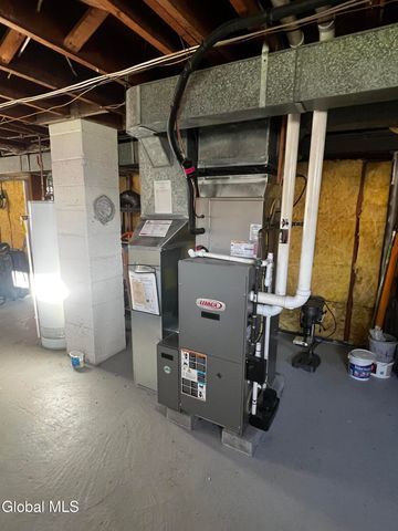 20 Peter Lane, Amsterdam, NY 12010