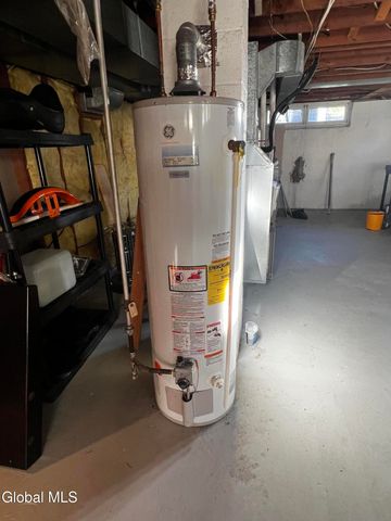 20 Peter Lane, Amsterdam, NY 12010