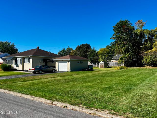 20 Peter Lane, Amsterdam, NY 12010