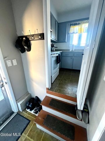 20 Peter Lane, Amsterdam, NY 12010