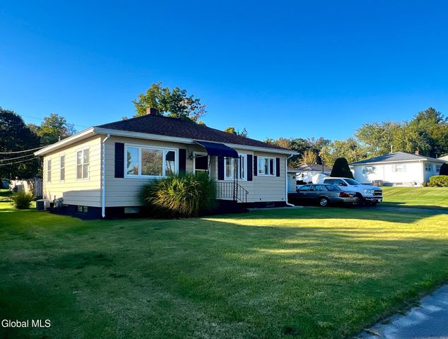 20 Peter Lane, Amsterdam, NY 12010