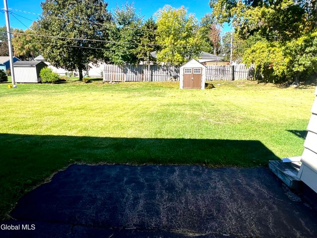 20 Peter Lane, Amsterdam, NY 12010