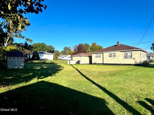 20 Peter Lane, Amsterdam, NY 12010