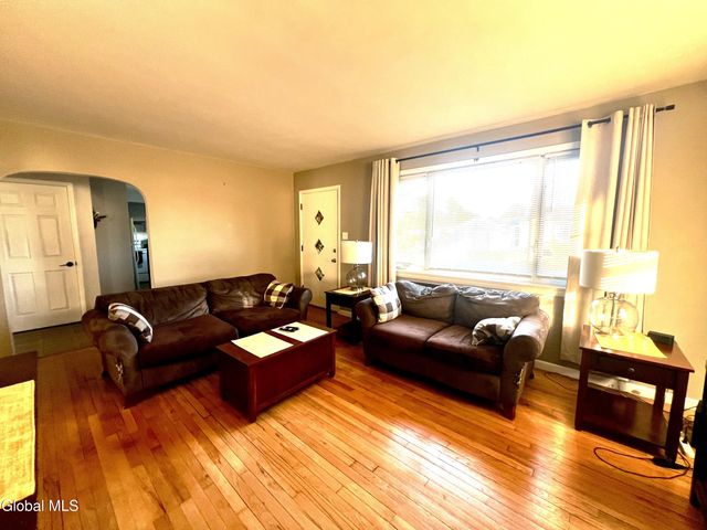 20 Peter Lane, Amsterdam, NY 12010