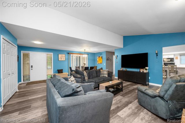 21225 Parklane Street, Farmington Hills, MI 48335
