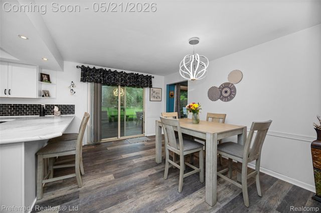 21225 Parklane Street, Farmington Hills, MI 48335
